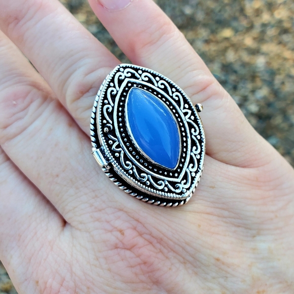 New Huge Chalcedony 925 Silver Poison Ring. - Picture 7 of 12